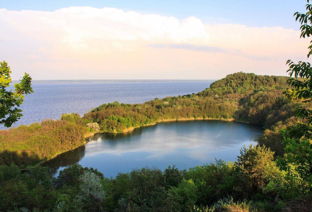 Кращі місця в Україні, які потрібно відвідати навесні: Дземброня, Бучак і не тільки